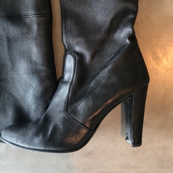 Stuart Weitzman Highland Leather Bootie - Picture 2 of 8